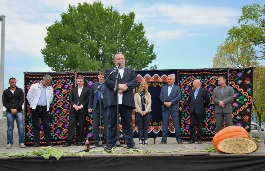 Жика Трифуновић организовао први пољопривредни сајам у Жагубици