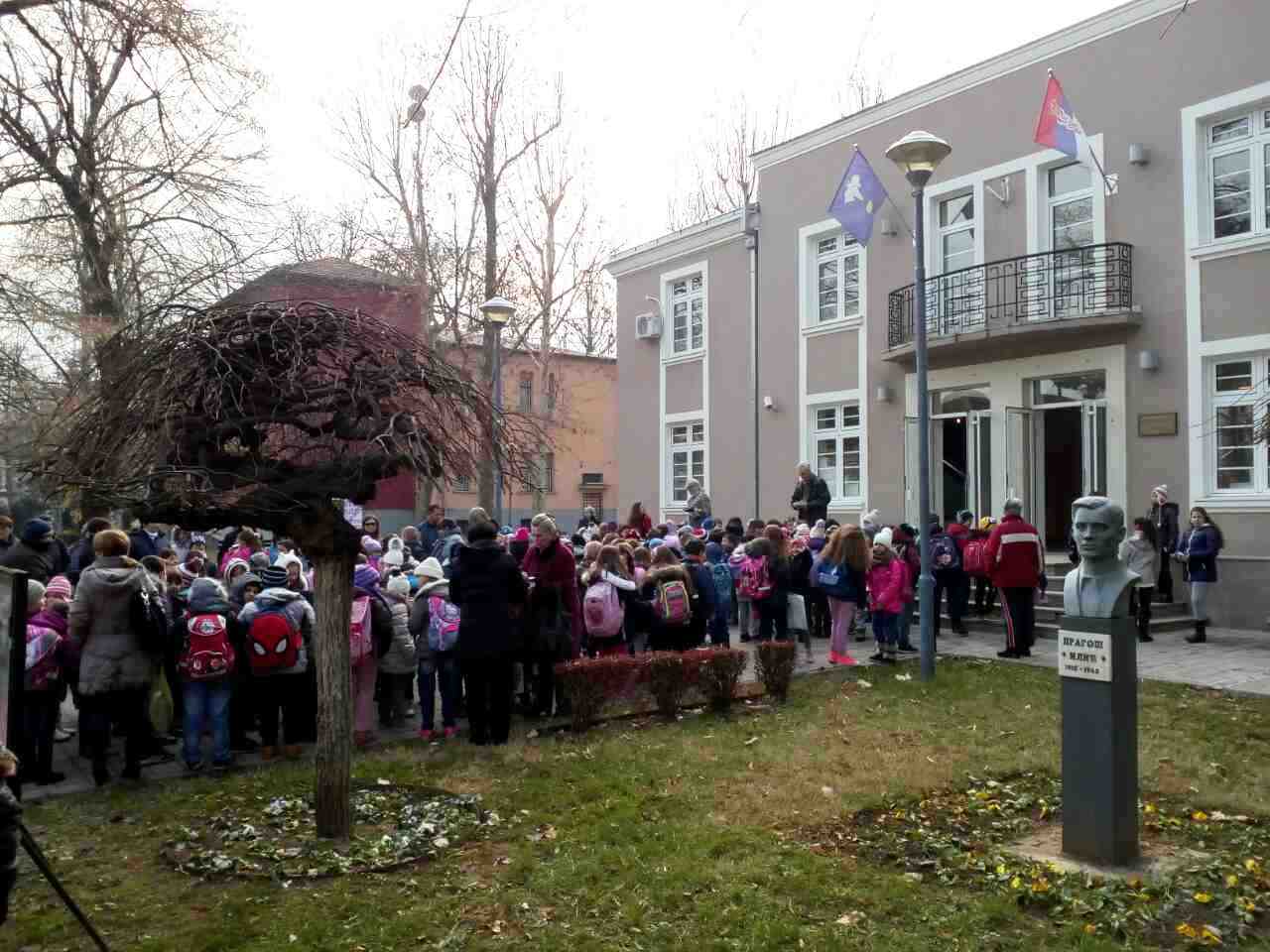 Основци из Свилајнца на луткарској представи у Центру за културу