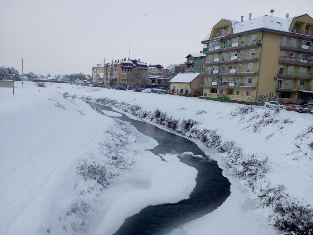 Ресава делимично или потпуно заледила на водотоку у Свилајнцу.