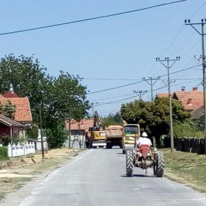 Изградња тротоара у главној улици у Кушиљеву