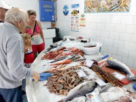 Добра понуда рибе у Грчкој